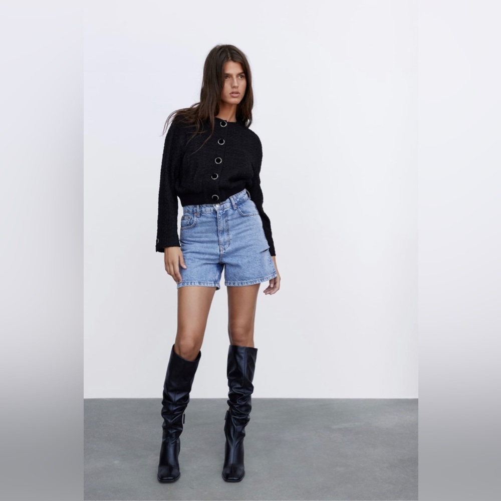 Zara US Size 0 THE JEAN BERMUDA with SIDE SLITS (ZW Denim Shorts)